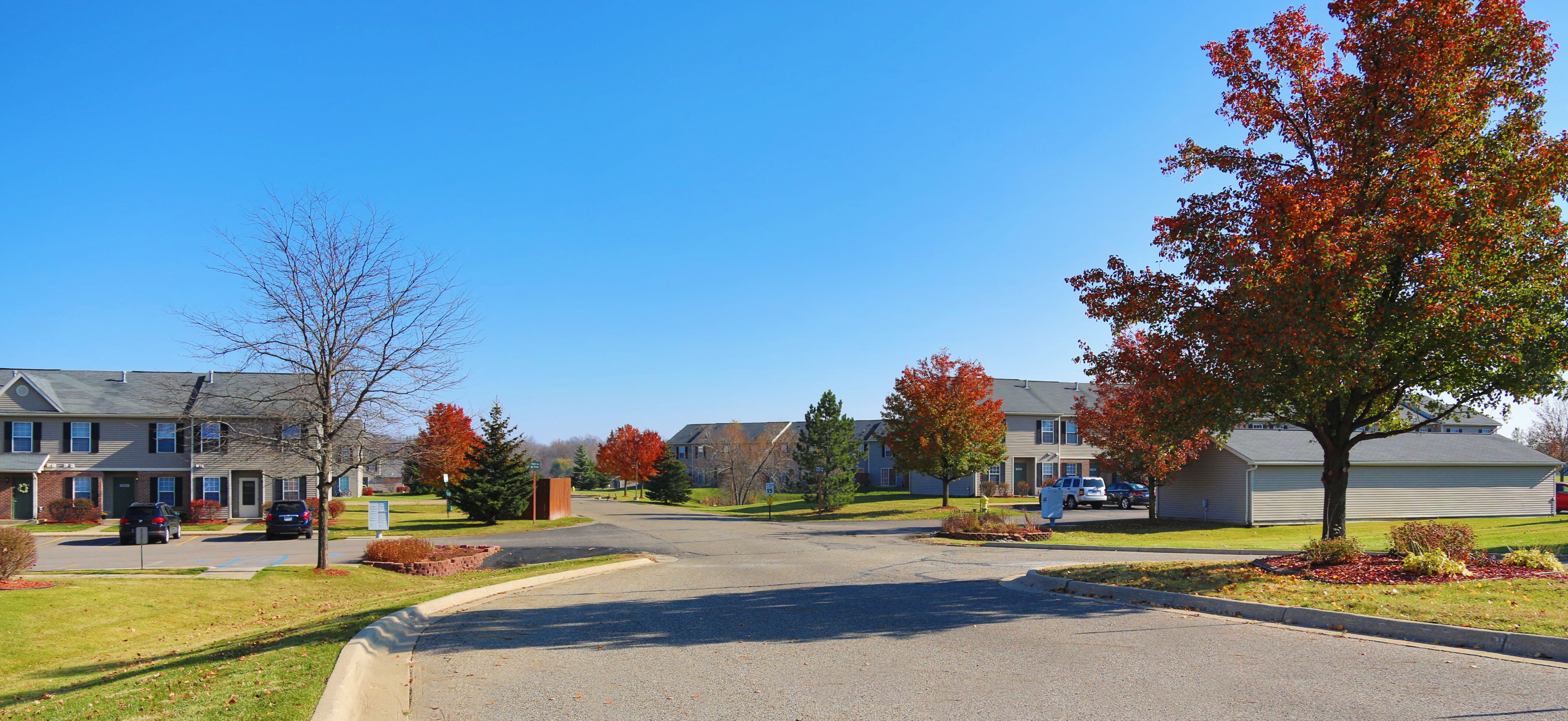 Willow Ponds Townhomes Apartments in Lansing, MI